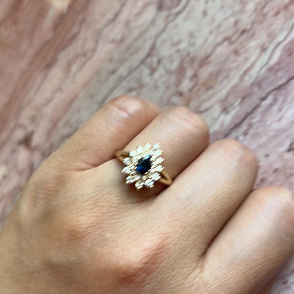 Classy 14k gold sapphire ring - Picture 8 of 9